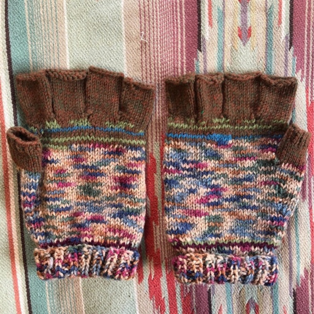 🆕 Hand-Knit Fingerless Gloves